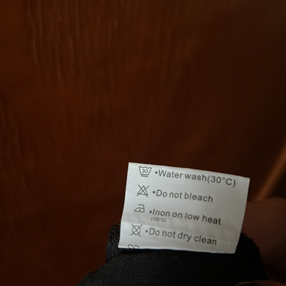 Reoria Fabric Tie Belt Side pockets Flutter Sleeve V Front Romper - Picture 4 of 6